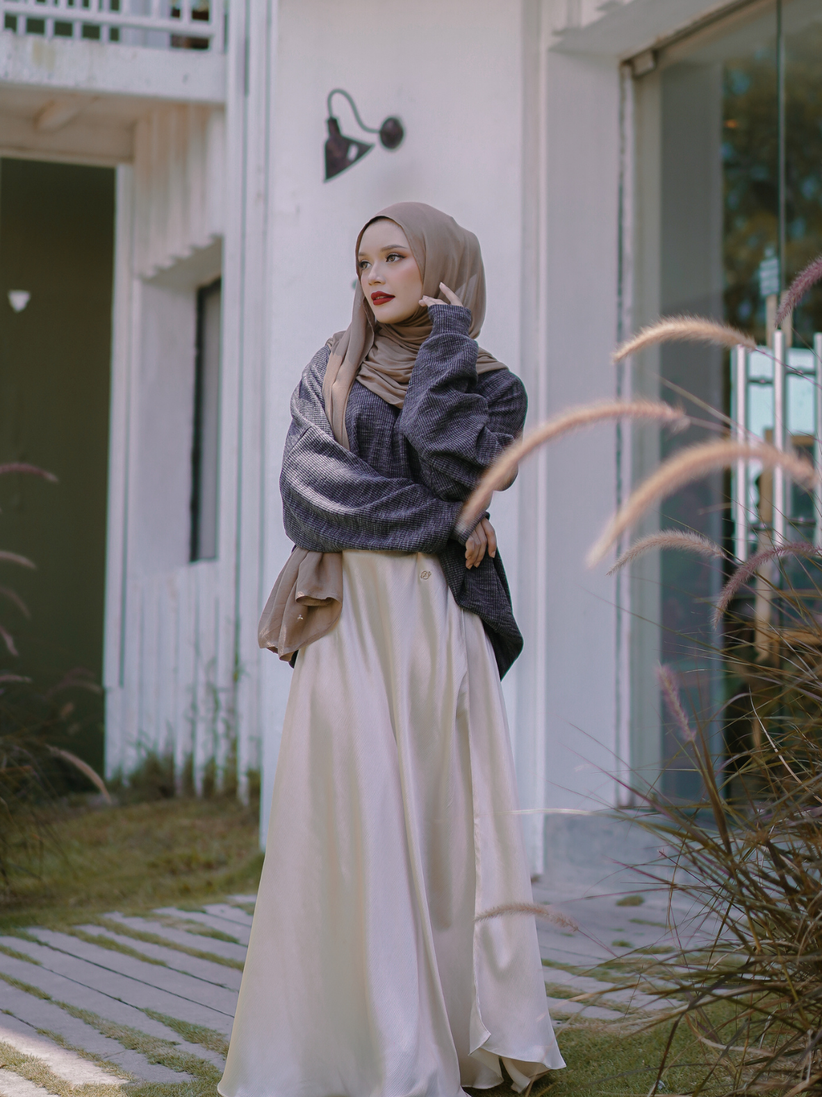 Ribbed Relaxed Sweater in Pitch-Dark