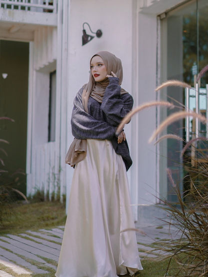 Ribbed Relaxed Sweater in Pitch-Dark