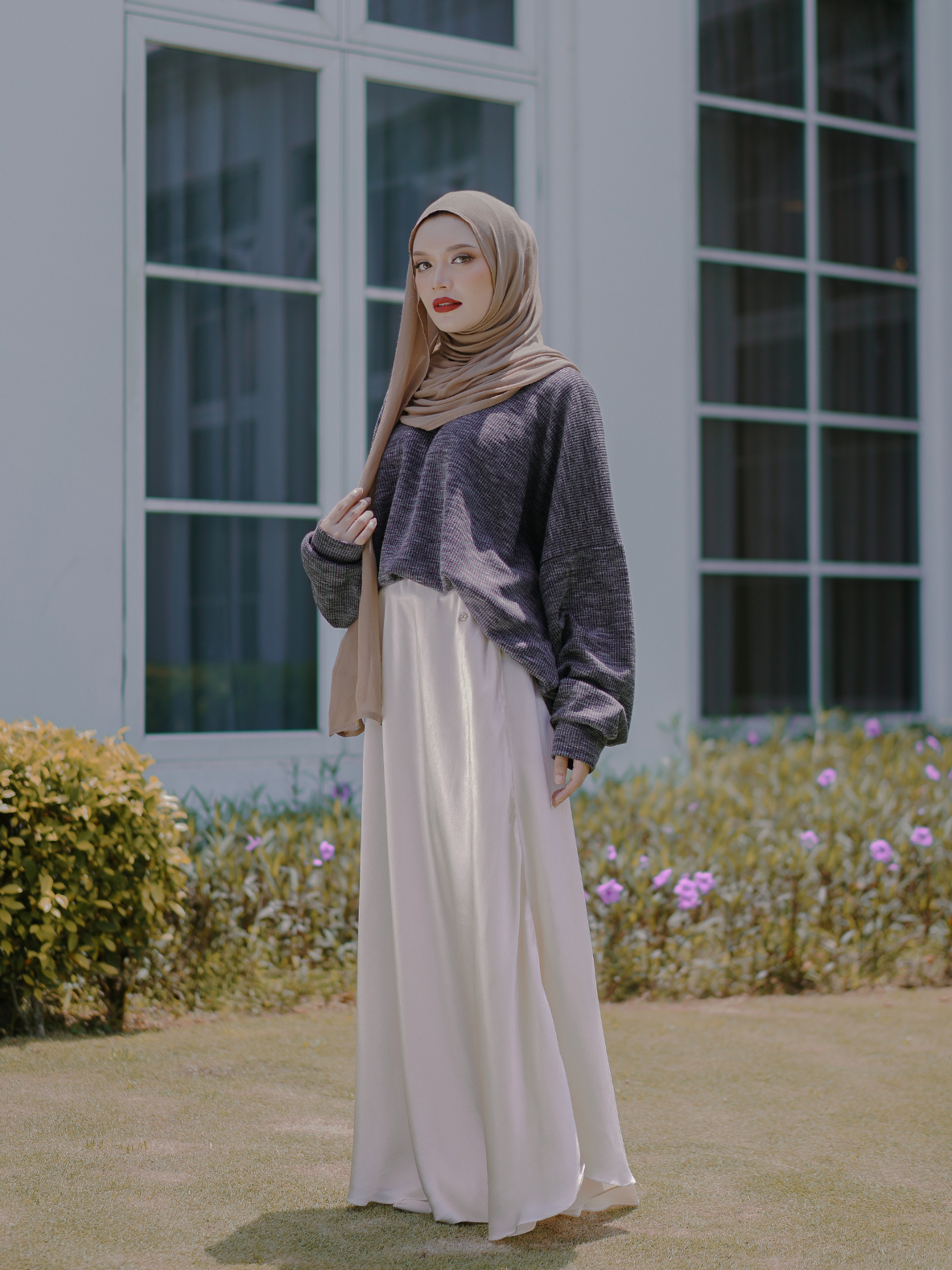 Ribbed Relaxed Sweater in Pitch-Dark