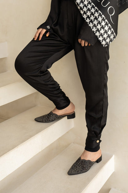 Curve Cuffed Pants in Misty Black & Bliss White