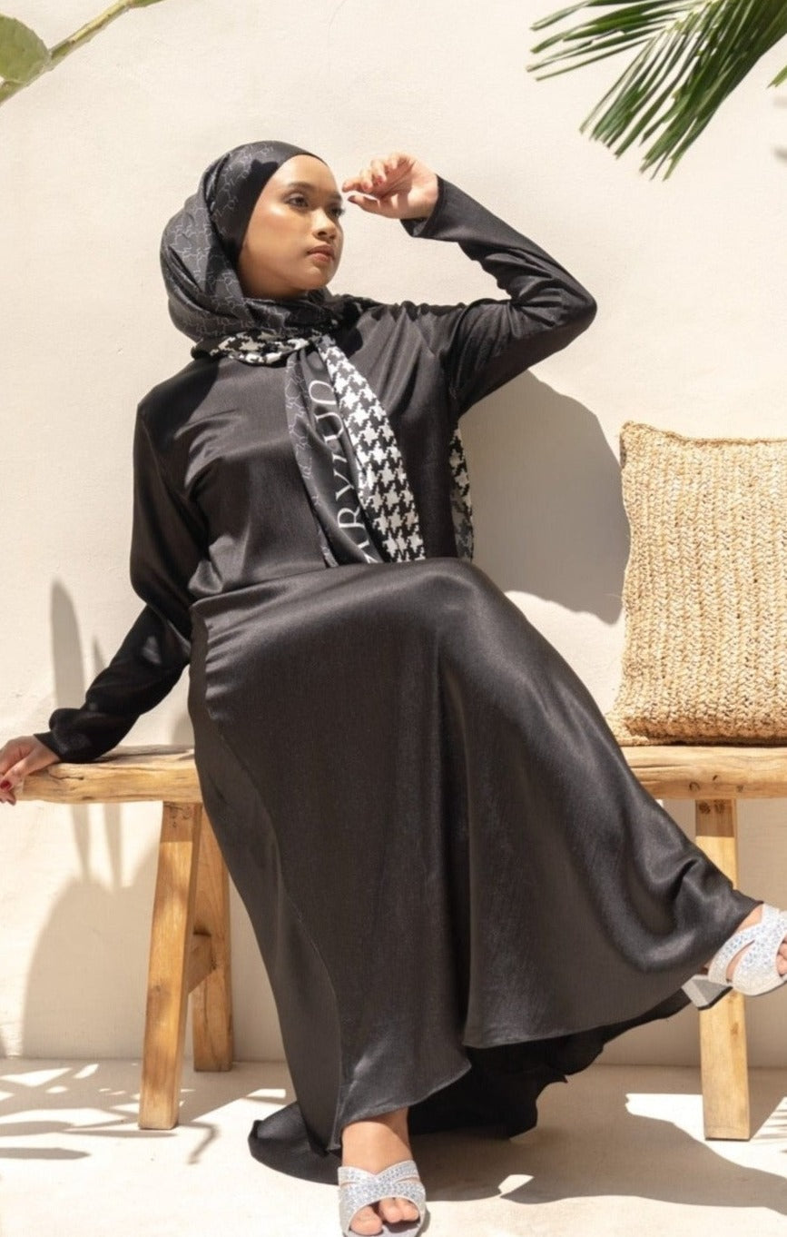 Curve A-Line Skirt in Misty Black