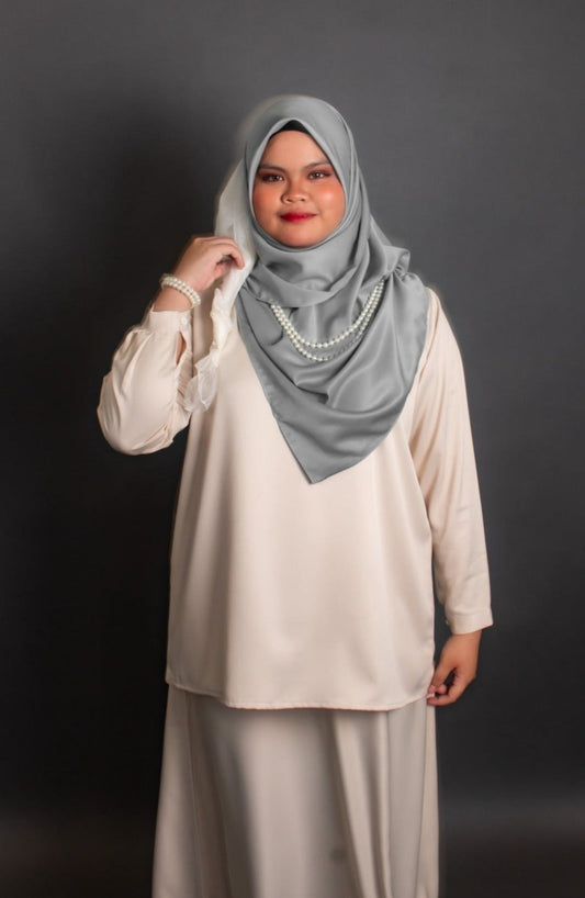 Curve Baju Kurung Skirt in Sandy White