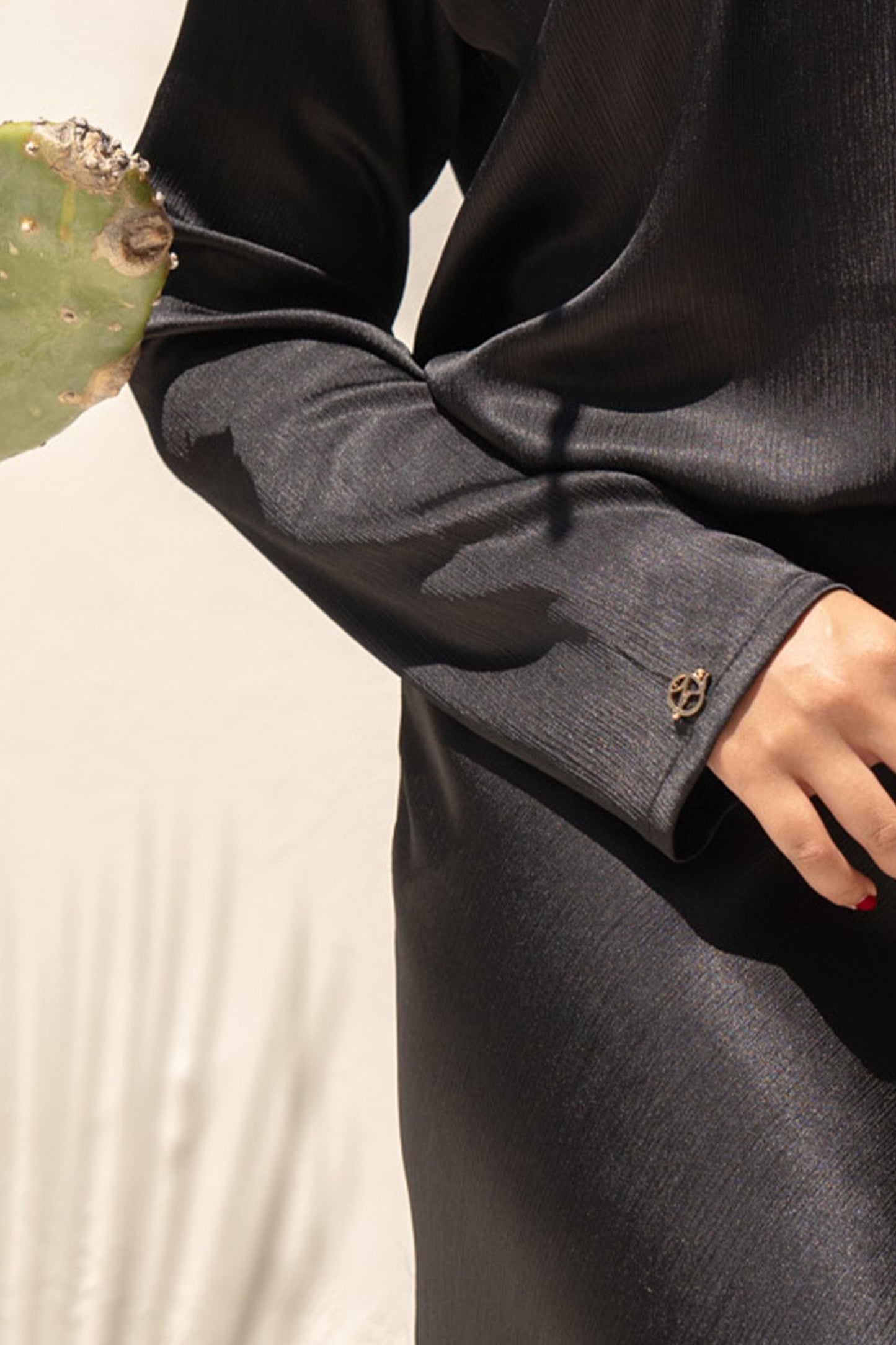 Curve Slim Blouse in Misty Black
