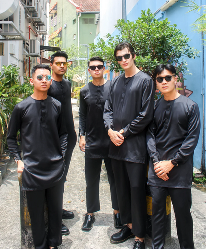 Curve Satin Kurta Set Men In BlackOut