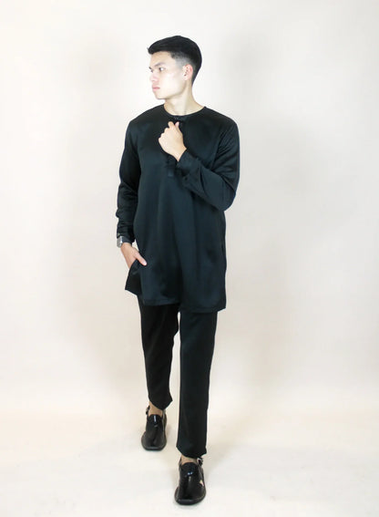Curve Satin Kurta Set Men In BlackOut